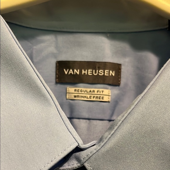 Van Heusen Blue Dress Shirt Classic Professional Style - Picture 2 of 9